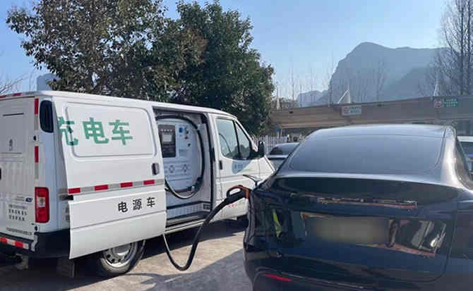 米林汽车搭电