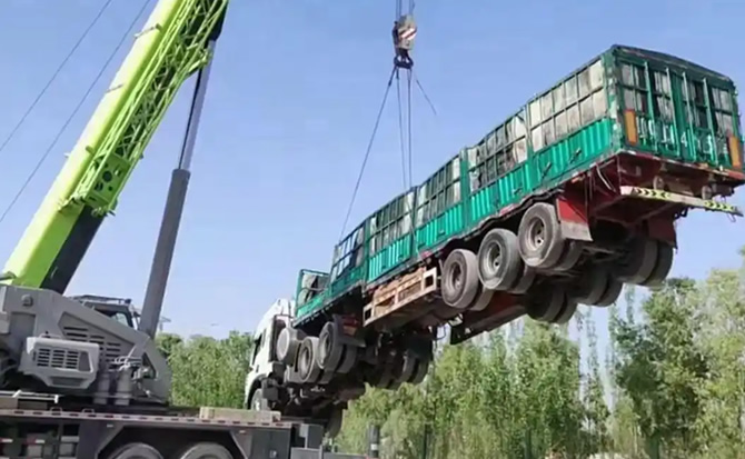 米林道路脱困救援案例